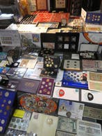Wereld. Collection of coins/banknote/medals/euro inkl. pp, Postzegels en Munten