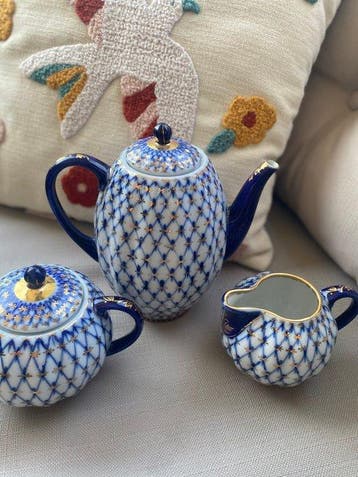 Lomonosov Imperial Porcelain Factory - Koffiepot (3) -