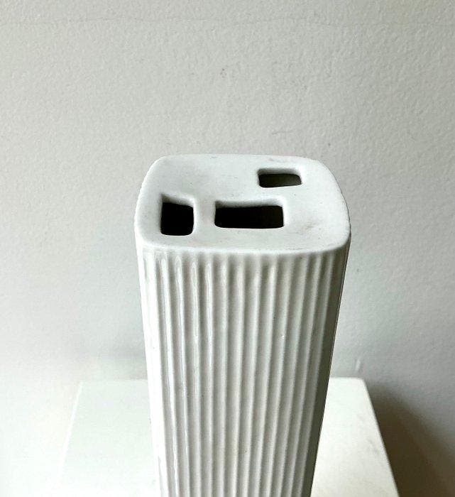 KPM Berlin - Hans Theo Baumann - Vase - pilastre -, Antiek en Kunst, Curiosa en Brocante