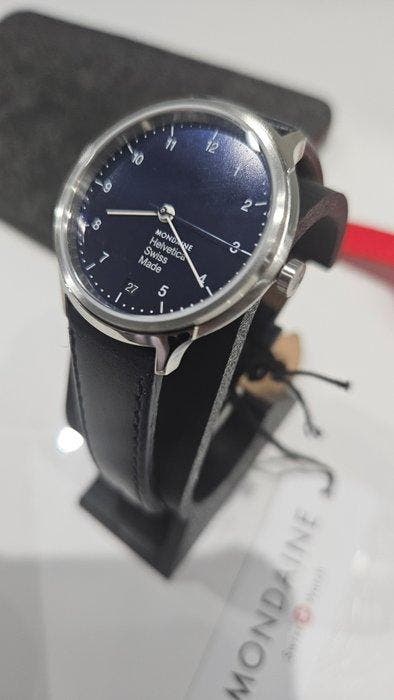 Mondaine - Helvetica No1 Date - Zonder minimumprijs -, Handtassen en Accessoires, Horloges | Heren