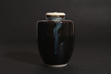 Chaire — Mei Fujitane — Met Shifuku & Shiori - Steengoed -
