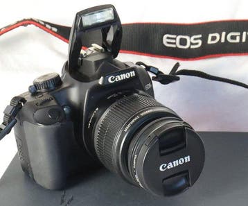 Canon EOS 1000D incl. EF-S 18-55mm IS en overige accessoires, Nieuw