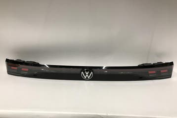 VW Passat B9 3J0 R-Line achterlicht middenblende, Autos : Pièces & Accessoires, Verzenden