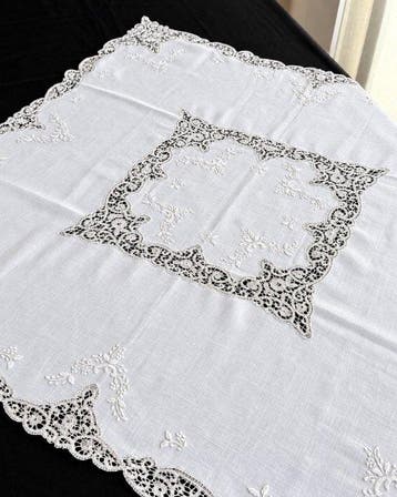 Tafelkleed (7) - 90 cm - 90 cm - Cantù kanten linnen