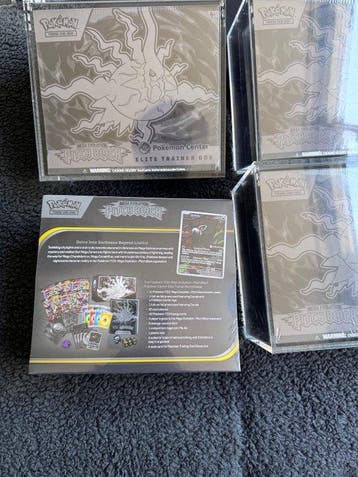 Pokémon - 1 Elite trainer box - Pokémon Center Elite Trainer