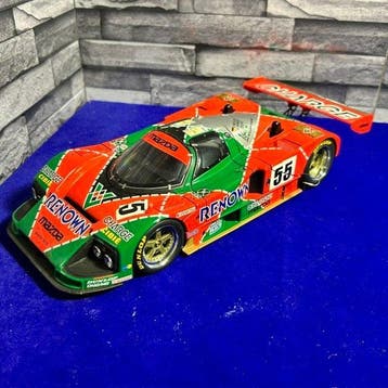 Autoart 1:8 - Model raceauto - AUTOart Signature 1:18 -, Nieuw
