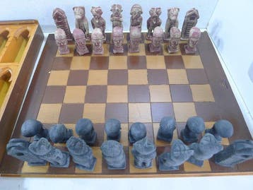 jeu déchecs en pierre avec échiquier a glissiere boite de, Antiek en Kunst