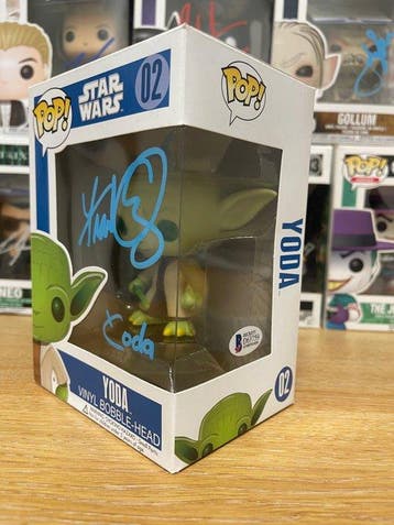 Funko - Funko Pop - Star Wars – Yoda Funko Pop! #02 signed