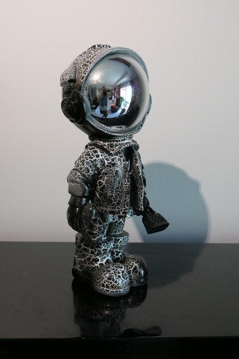 RichART - Astronaute version Louis Vuitton avec son sac, Antiquités & Art, Art | Objets design