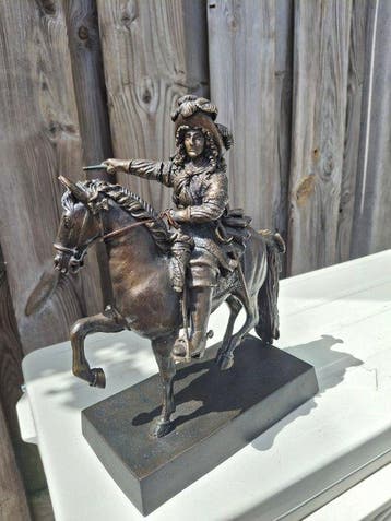 Sculpture, Sculptuur van een Fransman/ Musketier ter paard, Antiquités & Art