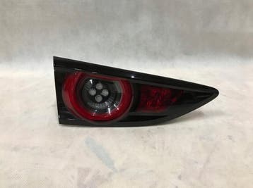 Mazda 3 BP 19- hatchback achterlicht links binnen LED BCKC-5, Verzenden