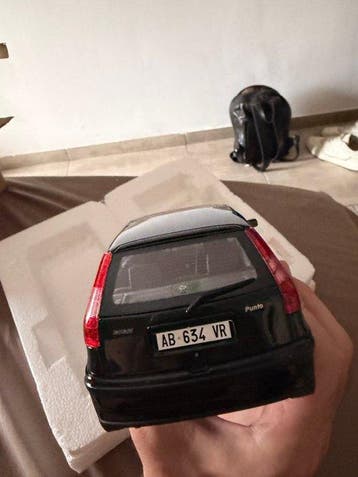 Laudoracing 1:18 - Modelauto - Fiat Punto GT 1400 (1993), Nieuw