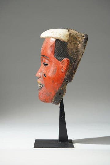 Een houten masker - Guro - Ivoorkust (Zonder minimumprijs)