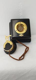 A.O.I.P. Association des Ouvriers en Instruments de, Antiquités & Art