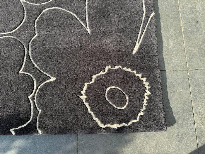 Marimekko - Piirto Unikko - Vloerkleed - 240 cm - 170 cm, Antiquités & Art, Antiquités | Meubles | Chaises & Canapés