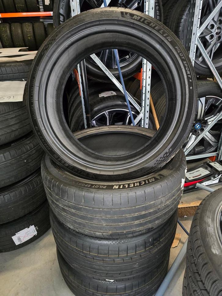 2x Michelin Pilot Sport 5 * 225/40R19 93Y XL zomerbanden 5mm, Autos : Pièces & Accessoires, Pneus & Jantes, Envoi
