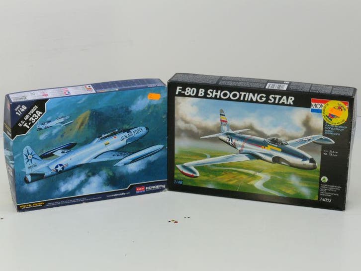 Schaal 1:48 Academy 12240 Monogram 74003 T-33A F-80B Shoo..., Hobby en Vrije tijd, Modelbouw | Vliegtuigen en Helikopters, Gebruikt