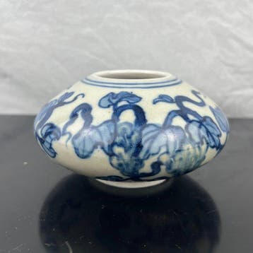 Groep van 9 Japanse blauw-witte porseleinen voorwerpen -