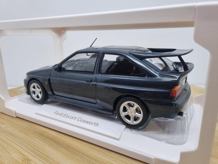 Norev 1:18 - Modelauto - Ford Escort RS Cosworth - Mallard, Hobby & Loisirs créatifs, Voitures miniatures | 1:5 à 1:12
