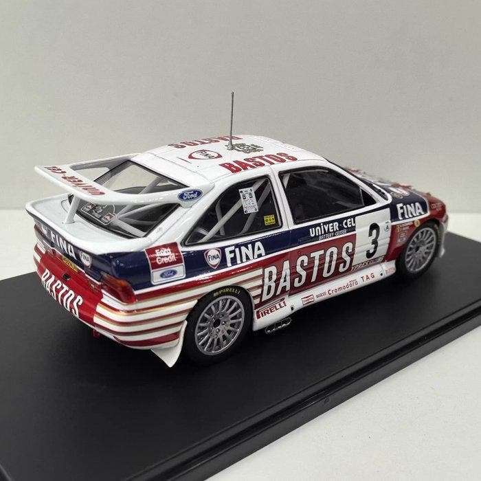 IXO - Modelauto - Ford Escort RS Cosworth, Hobby en Vrije tijd, Modelauto's | 1:5 tot 1:12