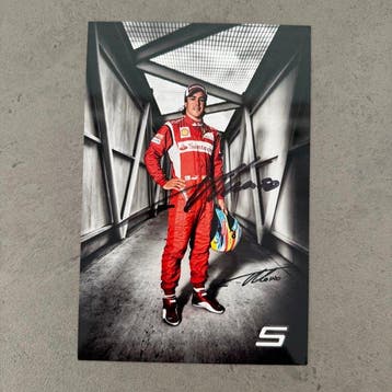 Ferrari - Formula 1 - Fernando Alonso - Felipe Massa - 2011, Nieuw