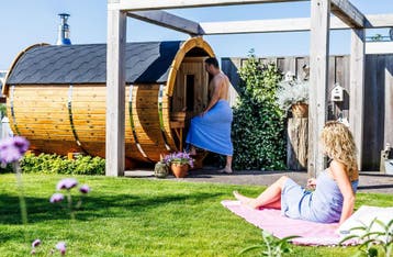 Finse Outdoor Barrel Sauna | Thermowood buitensauna, Ophalen of Verzenden, Nieuw, Fins of Traditioneel, Complete sauna