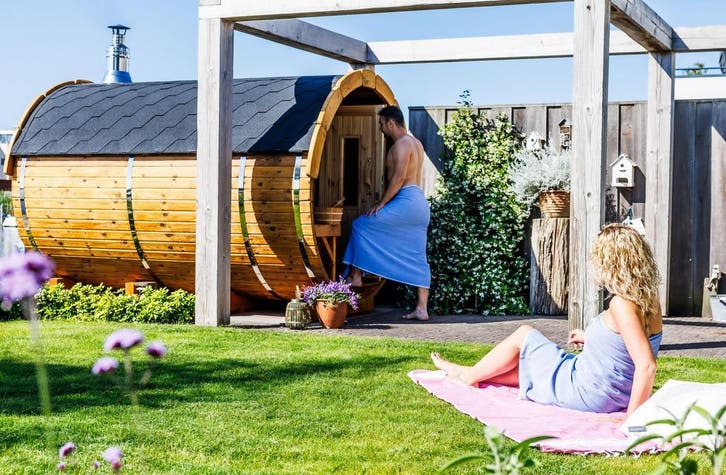 Finse Outdoor Barrel Sauna | Thermowood buitensauna, Sports & Fitness, Sauna, Enlèvement ou Envoi