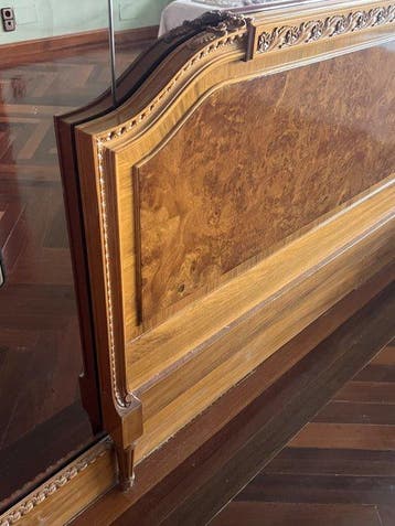 Lit - Tête de lit en noyer, style Louis XVI français. - Fer
