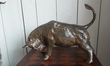Beeldje - Stier - 40 cm - Brons