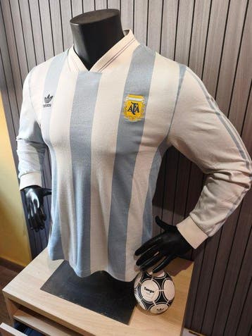 Selección Argentina de fútbol 1990. - Wereldkampioenschap, Nieuw