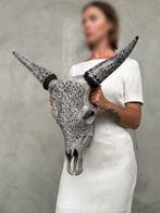 Sans prix de réserve - Crâne de vache gris sculpté avec, Antiquités & Art
