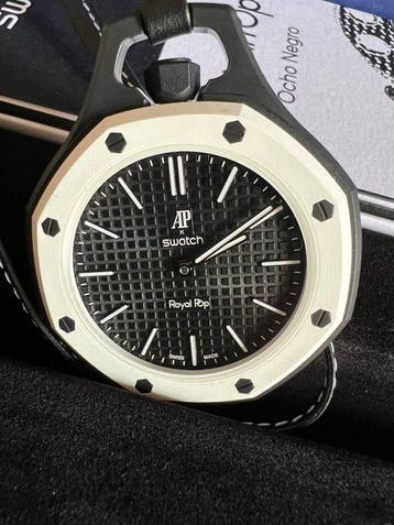 Swatch Royal Pop - Royal Pop. Ocho Negro - Zonder, Nieuw