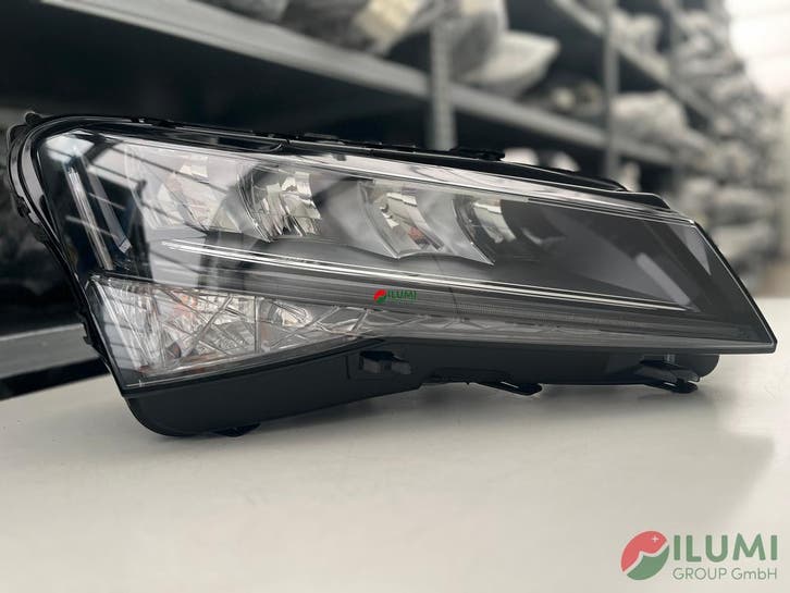 SKODA SUPERB III LIFT PHARE AVANT DROIT 3V1941018C, Autos : Pièces & Accessoires, Éclairage, Envoi