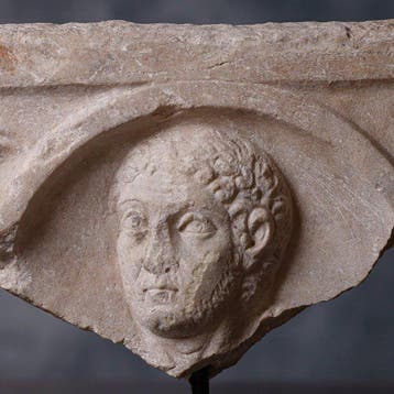 Oud-Romeins Marmer Sarcófagusfragment met Spaanse