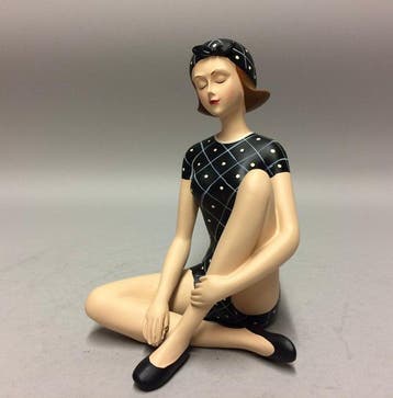 Figurine - Polystone femme en maillot de bain