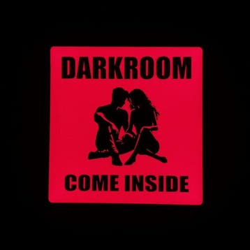 Amsterdam Red-lights Darkroom come inside licht