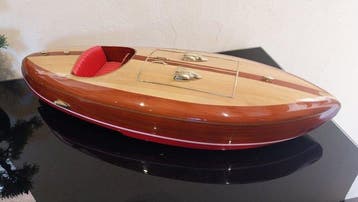 riva 82 cm - Tentoonstelling modelboot - Runabout, Nieuw