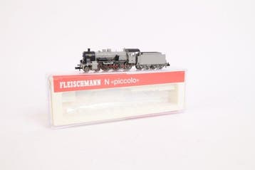 Fleischmann N - 716801 - Stoomlocomotief met tender (1) - P8