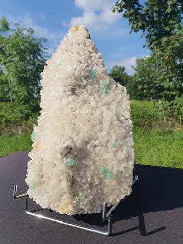Topkwaliteit: Groene apophyllietkristallen op witte, Verzamelen, Mineralen en Fossielen