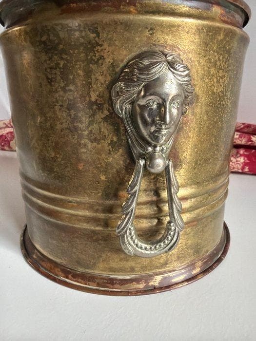 Jardinière - Cachepot, messing - hoofd in kariatiden-stijl -, Antiek en Kunst, Curiosa en Brocante