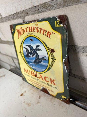 Winchester Nublack emaille reclamebord – Loaded Black Powder, Antiek en Kunst
