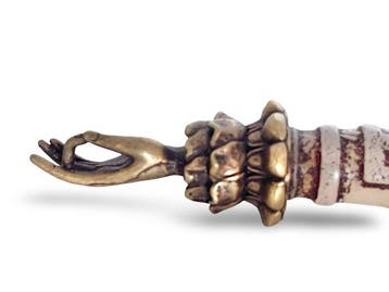 Tibetaans amulet, ritueel instrument met prachtige DZI-parel