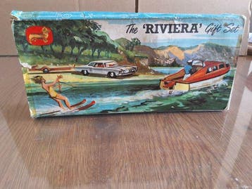 Corgi 1:43 - Modelauto - Buick Riviera met boot en trailer -, Nieuw