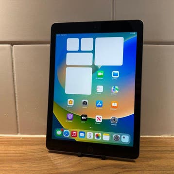Apple iPad (5th Generation) 128GB Wifi - Mobiele telefoon, Nieuw