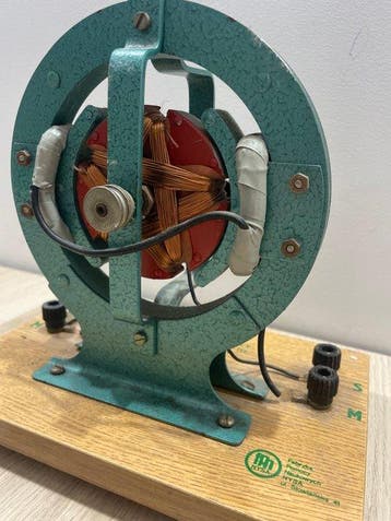 Lesmateriaal - Fabryka Pomocy Naukowych NYSA - Metaal -