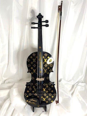 YDDERF - Violon Louis Vuitton 4/4 cello Le Luxe au bout des