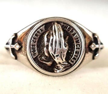 Religieuze ring – Handen in gebed – Kruis – « Mors Certa,