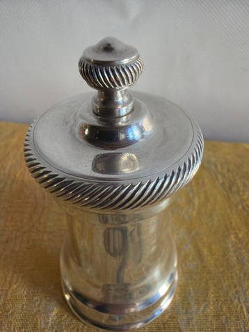 Christofle - Specerijenbus - Verzilverd