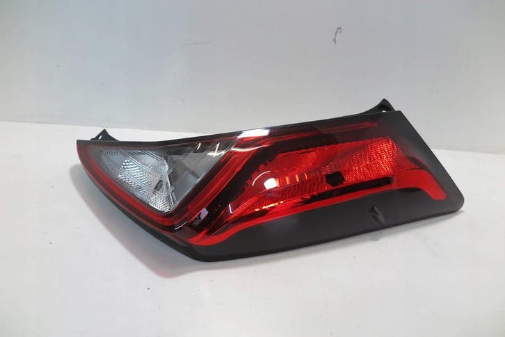 Toyota Aygo II Lift 18- rechter achterlamp, Autos : Pièces & Accessoires, Éclairage, Envoi