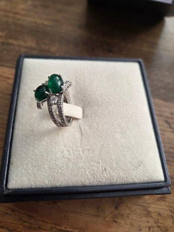 Leo Pizzo - Ring - 18 karaat Witgoud - 3.76ct. tw. Smaragd -, Handtassen en Accessoires, Ringen, Nieuw